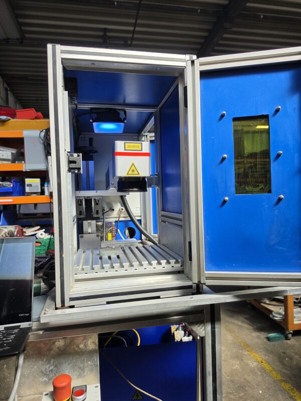 Fiberlaser Maschine Komplett ! Schiebetisch für halbautomatisches arbeiten